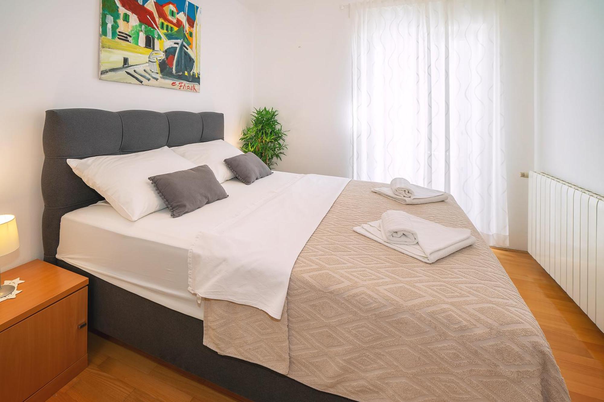 Apartments With Terrace Baska  Room photo
